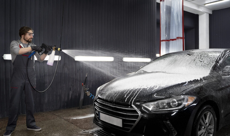 beautiful-car-washing-service